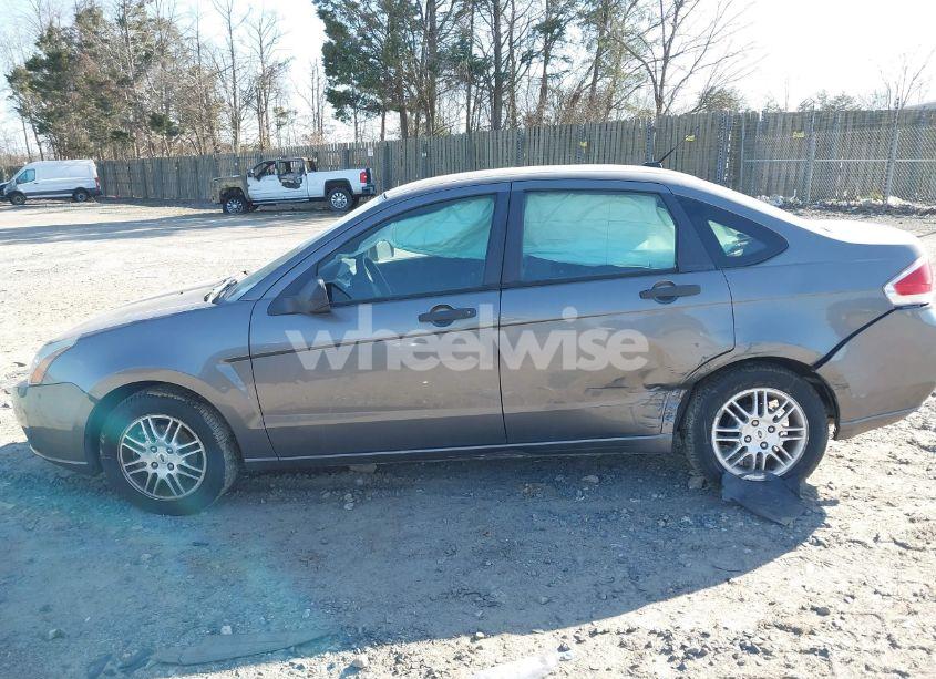 Photo 14 of 2011 Ford Focus SE (VIN 1FAHP3FN6BW146038)