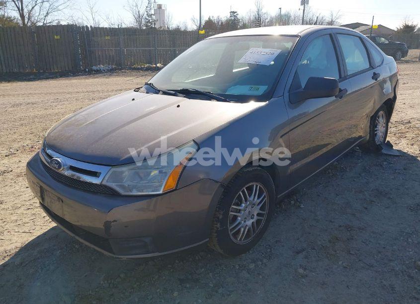 Photo 2 of 2011 Ford Focus SE (VIN 1FAHP3FN6BW146038)