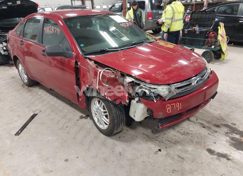 2011 Ford Focus SE (VIN 1FAHP3FN6BW184028) main photo