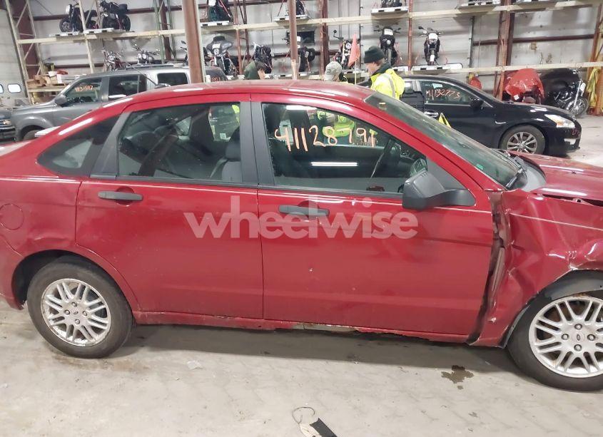 Photo 14 of 2011 Ford Focus SE (VIN 1FAHP3FN6BW184028)