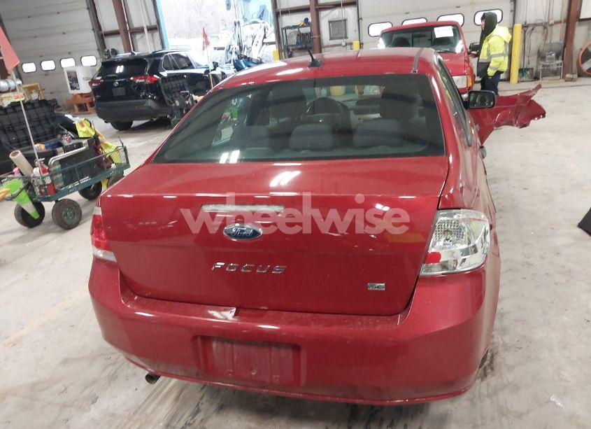 Photo 17 of 2011 Ford Focus SE (VIN 1FAHP3FN6BW184028)