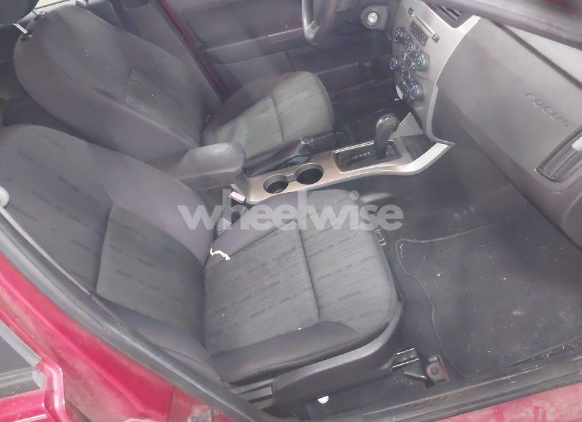 Photo 5 of 2011 Ford Focus SE (VIN 1FAHP3FN6BW184028)