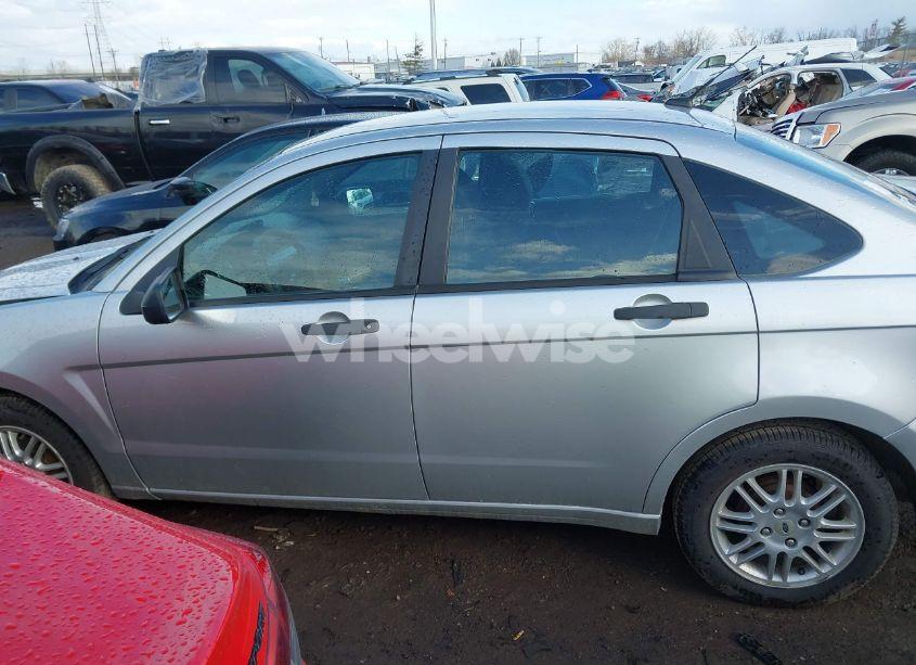 Photo 15 of 2011 Ford Focus SE (VIN 1FAHP3FN6BW188645)