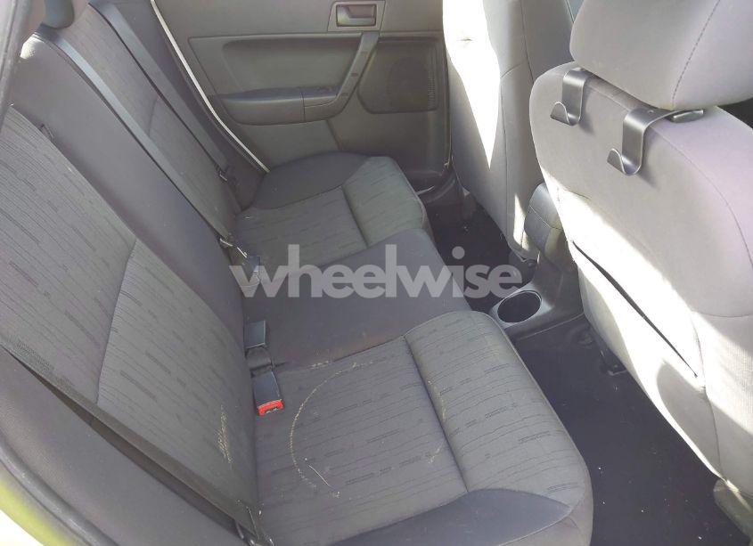 Photo 8 of 2011 Ford Focus SE (VIN 1FAHP3FN6BW188645)