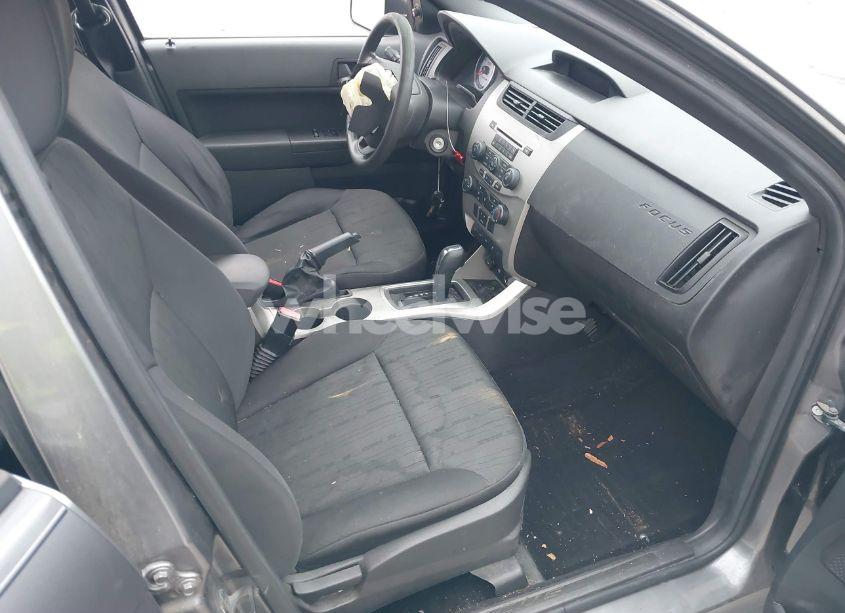 Photo 5 of 2011 Ford Focus SE (VIN 1FAHP3FN6BW195790)