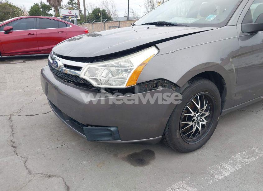 Photo 6 of 2011 Ford Focus SE (VIN 1FAHP3FN6BW195790)