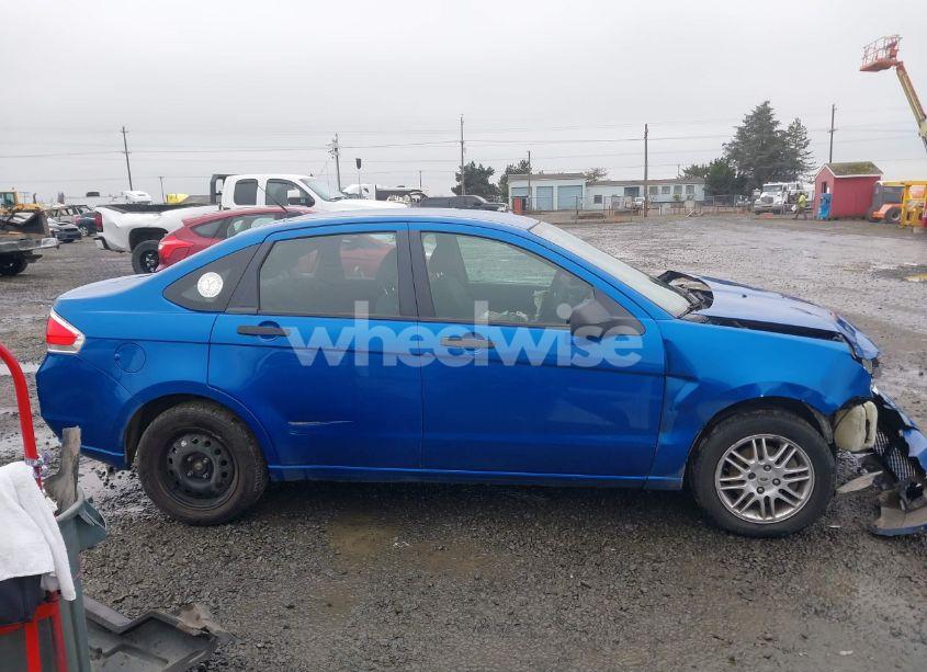 Photo 14 of 2010 Ford Focus SE (VIN 1FAHP3FN7AW117713)