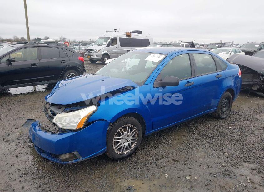 Photo 2 of 2010 Ford Focus SE (VIN 1FAHP3FN7AW117713)
