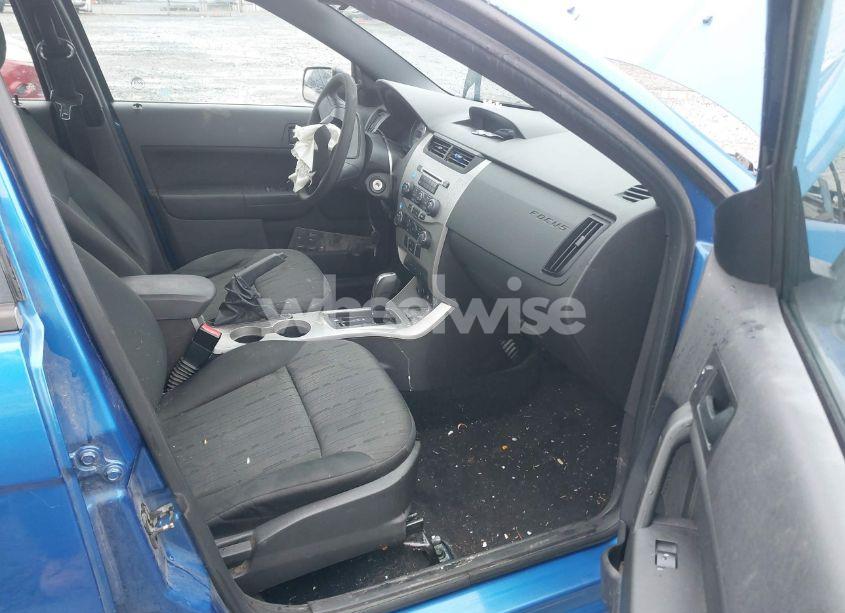 Photo 5 of 2010 Ford Focus SE (VIN 1FAHP3FN7AW117713)