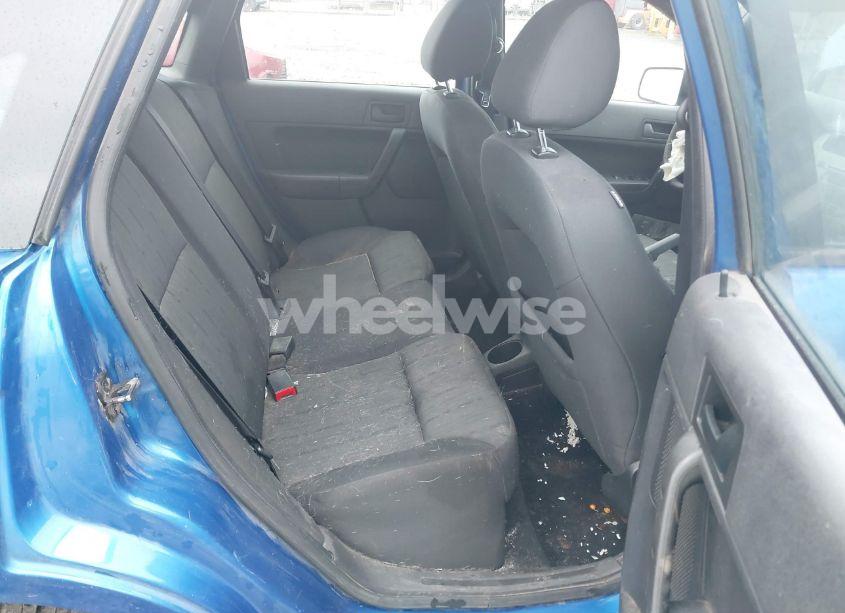 Photo 8 of 2010 Ford Focus SE (VIN 1FAHP3FN7AW117713)