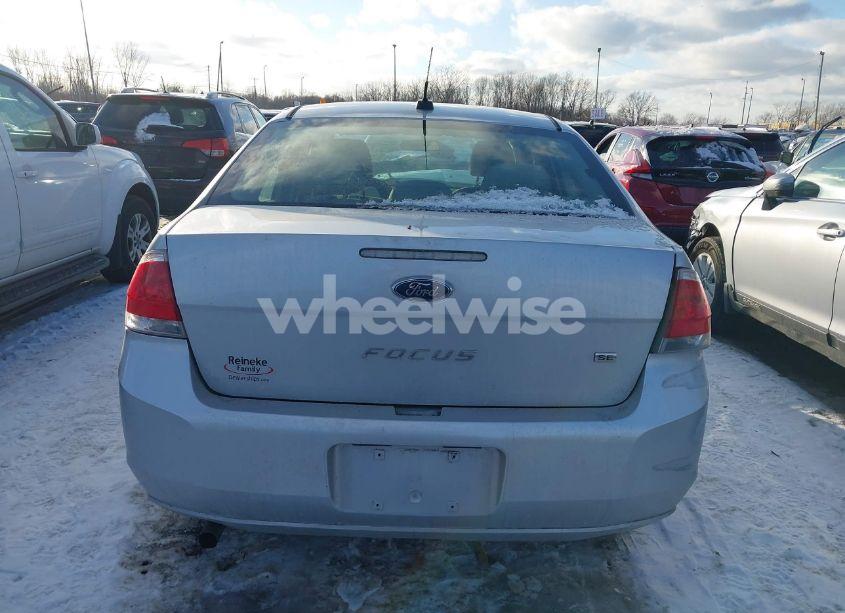 Photo 16 of 2010 Ford Focus SE (VIN 1FAHP3FN7AW122605)