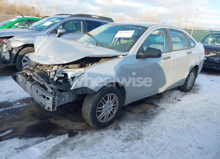 Photo 2 of 2010 Ford Focus SE (VIN 1FAHP3FN7AW122605)