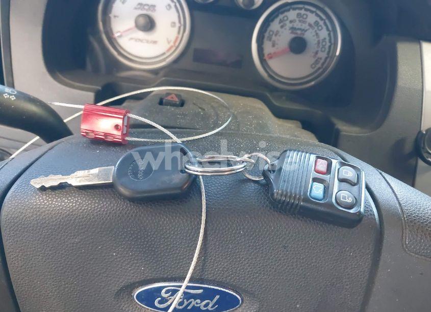 Photo 11 of 2010 Ford Focus SE (VIN 1FAHP3FN7AW124693)