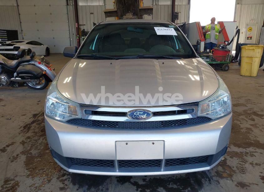 Photo 12 of 2010 Ford Focus SE (VIN 1FAHP3FN7AW124693)