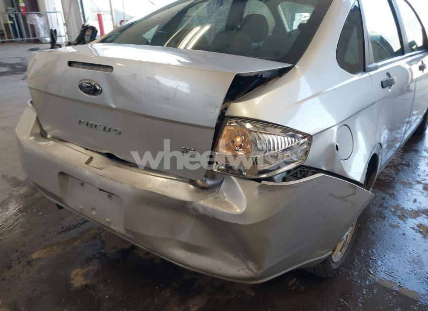 Photo 6 of 2010 Ford Focus SE (VIN 1FAHP3FN7AW124693)