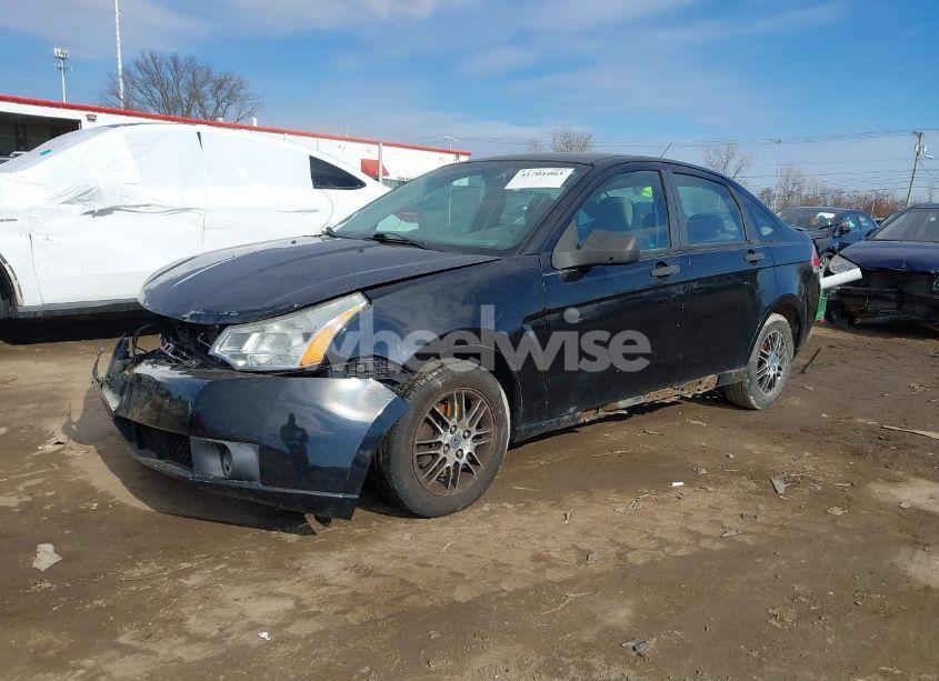 Photo 2 of 2010 Ford Focus SE (VIN 1FAHP3FN7AW143065)