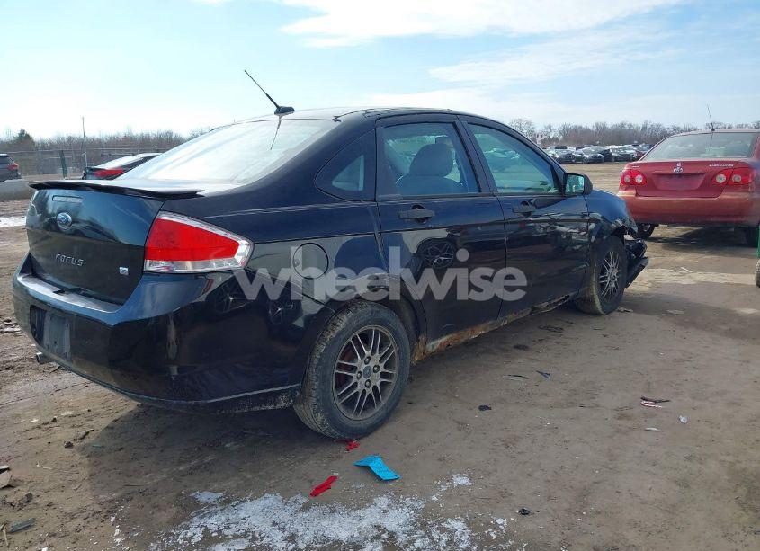 Photo 4 of 2010 Ford Focus SE (VIN 1FAHP3FN7AW143065)