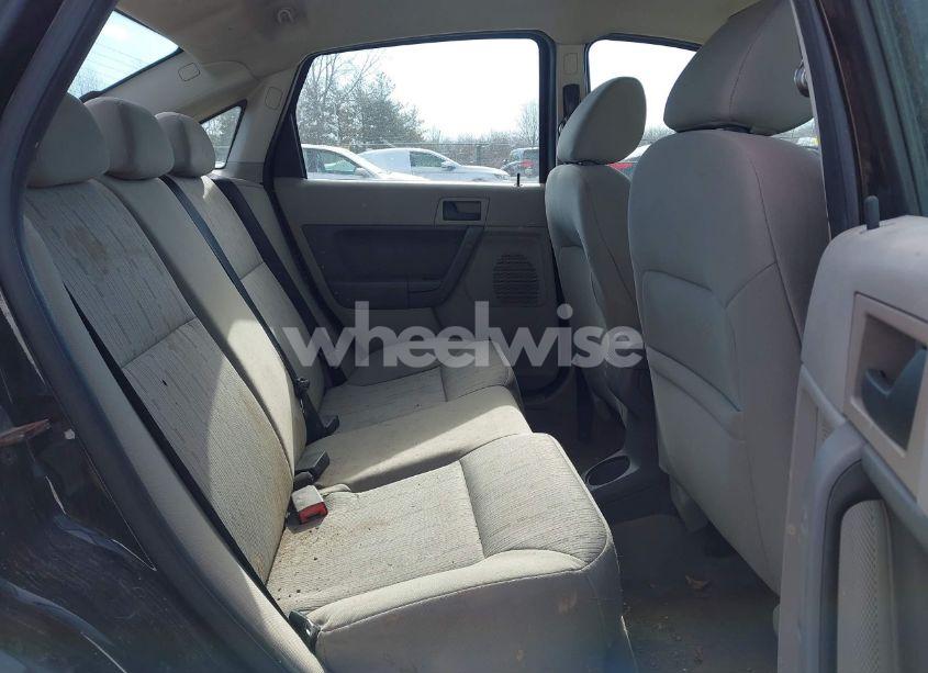 Photo 8 of 2010 Ford Focus SE (VIN 1FAHP3FN7AW143065)