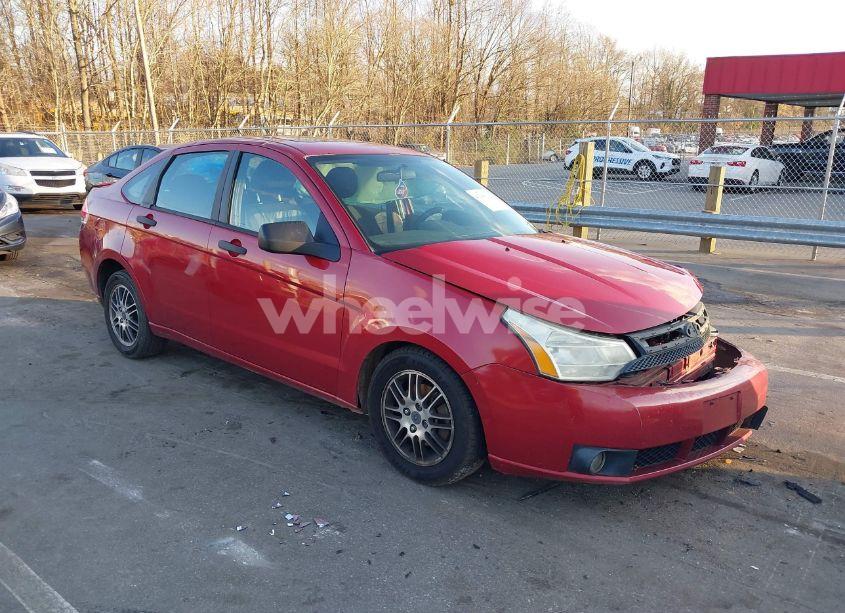 2010 Ford Focus SE (VIN 1FAHP3FN7AW159220) main photo