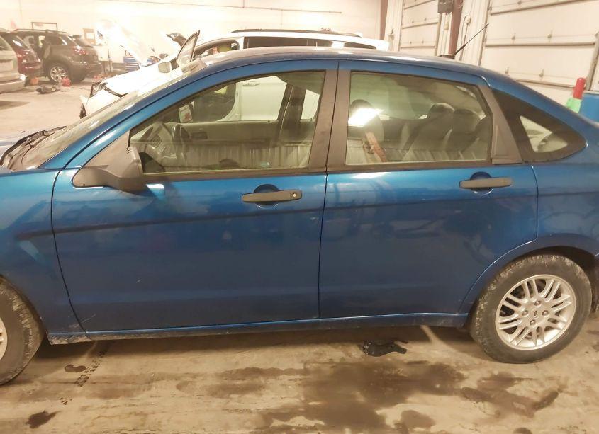 Photo 15 of 2010 Ford Focus SE (VIN 1FAHP3FN7AW174235)