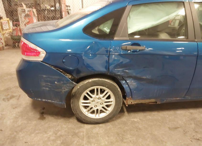 Photo 6 of 2010 Ford Focus SE (VIN 1FAHP3FN7AW174235)