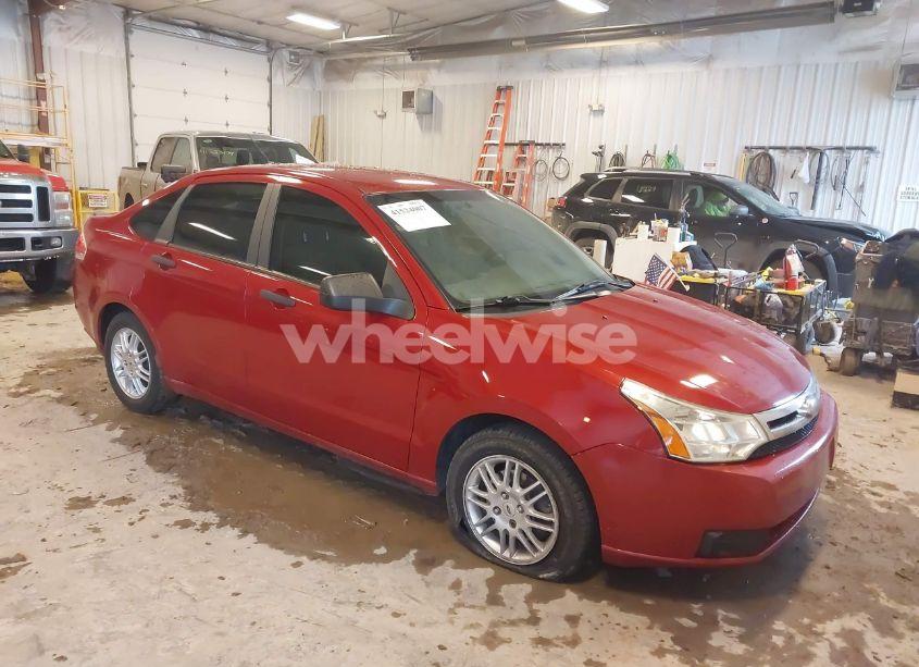 2010 Ford Focus SE (VIN 1FAHP3FN7AW184473) main photo