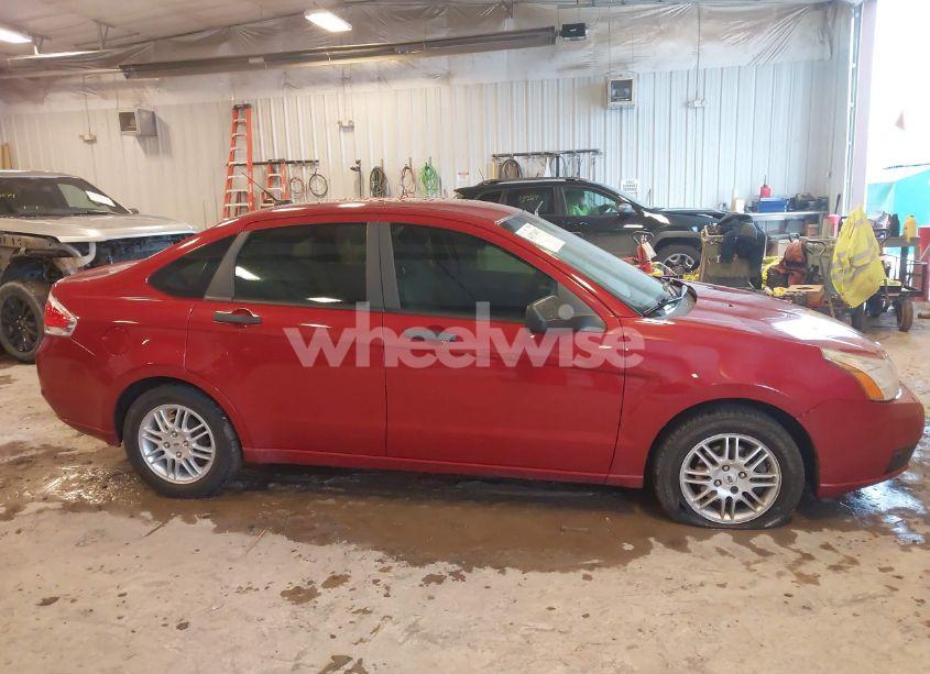 Photo 13 of 2010 Ford Focus SE (VIN 1FAHP3FN7AW184473)