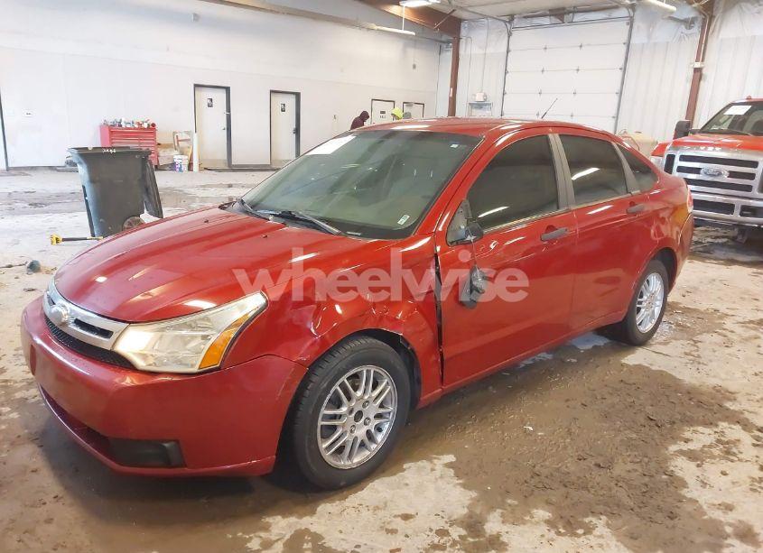 Photo 2 of 2010 Ford Focus SE (VIN 1FAHP3FN7AW184473)