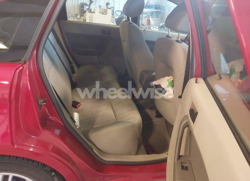 Photo 8 of 2010 Ford Focus SE (VIN 1FAHP3FN7AW184473)