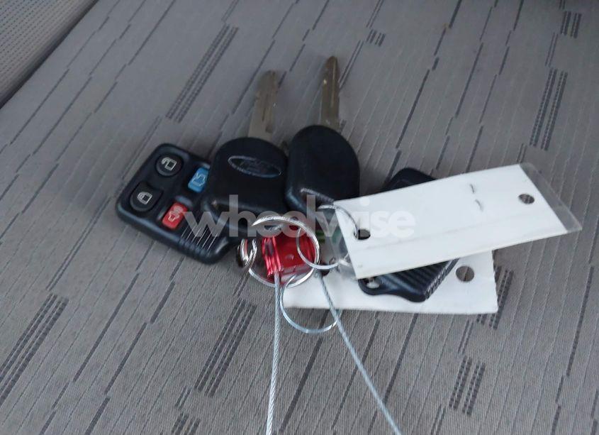 Photo 11 of 2010 Ford Focus SE (VIN 1FAHP3FN7AW199880)