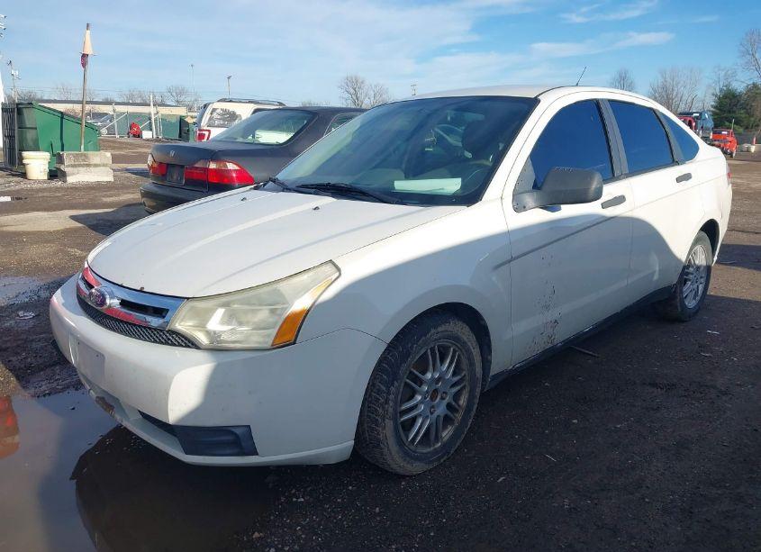 Photo 2 of 2010 Ford Focus SE (VIN 1FAHP3FN7AW251153)