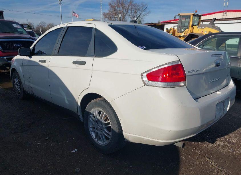 Photo 3 of 2010 Ford Focus SE (VIN 1FAHP3FN7AW251153)