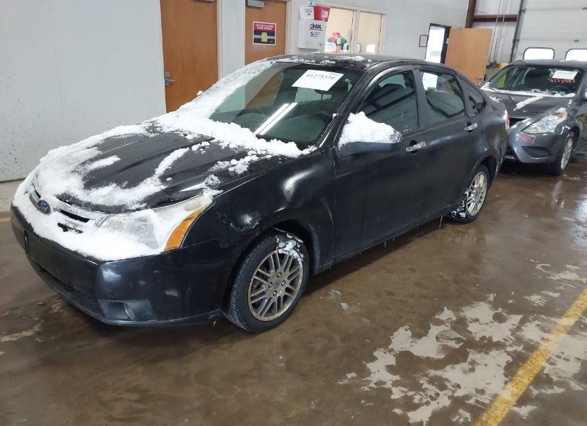 Photo 2 of 2010 Ford Focus SE (VIN 1FAHP3FN7AW254957)