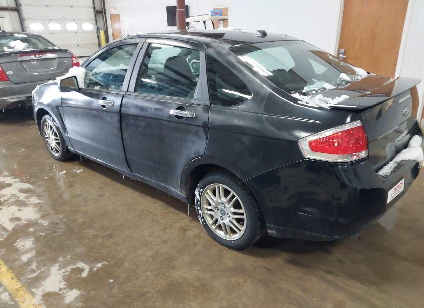 Photo 3 of 2010 Ford Focus SE (VIN 1FAHP3FN7AW254957)