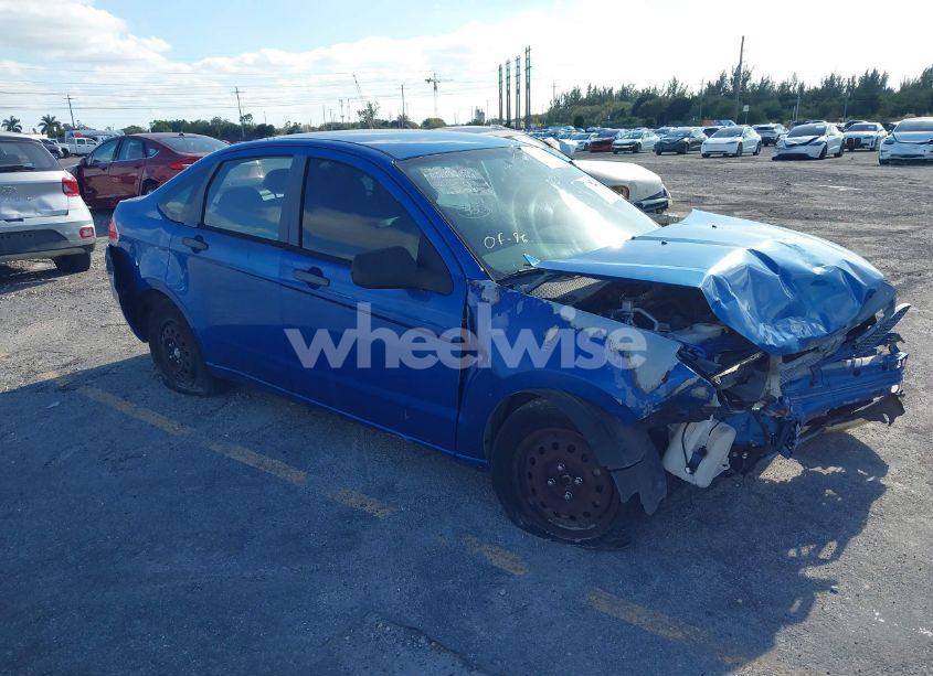 2010 Ford Focus SE (VIN 1FAHP3FN7AW281057) main photo