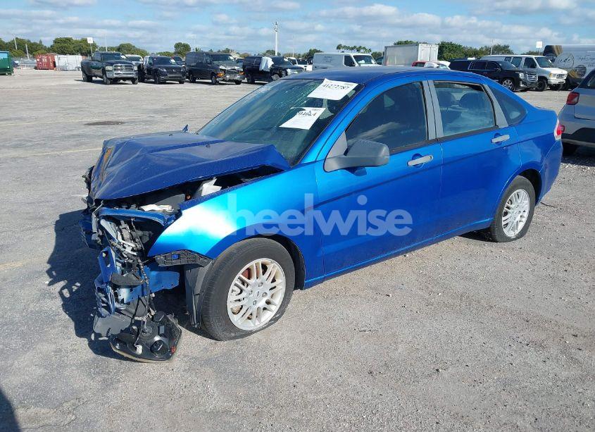 Photo 2 of 2010 Ford Focus SE (VIN 1FAHP3FN7AW281057)