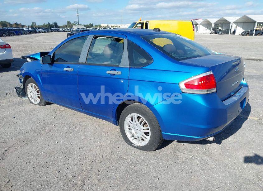 Photo 3 of 2010 Ford Focus SE (VIN 1FAHP3FN7AW281057)