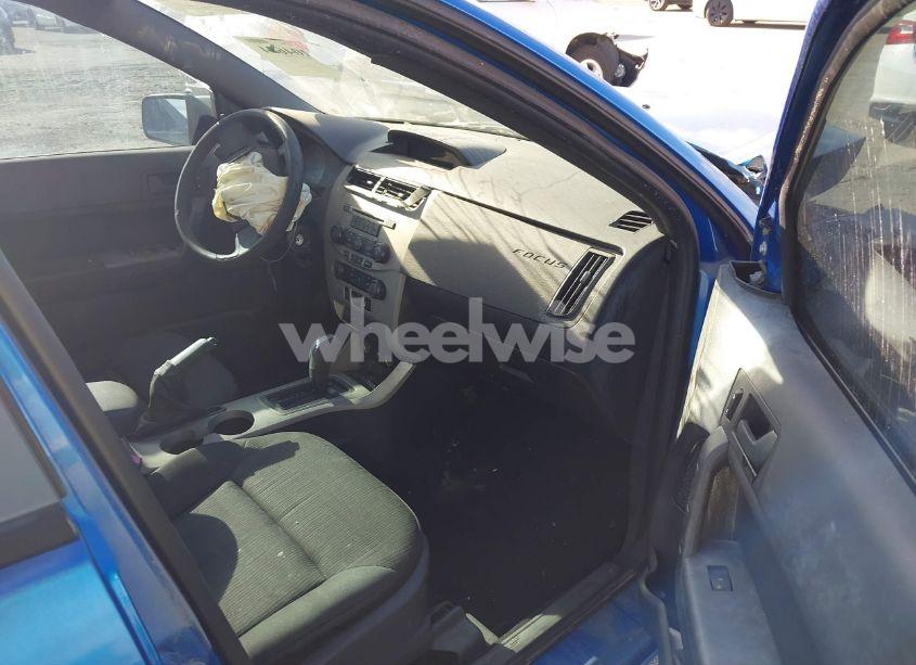 Photo 5 of 2010 Ford Focus SE (VIN 1FAHP3FN7AW281057)