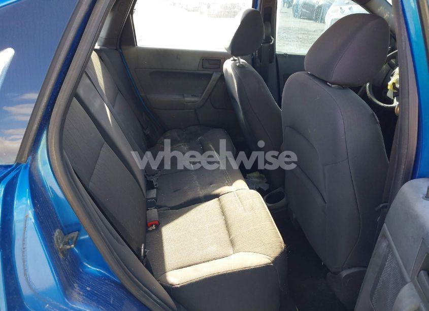 Photo 8 of 2010 Ford Focus SE (VIN 1FAHP3FN7AW281057)