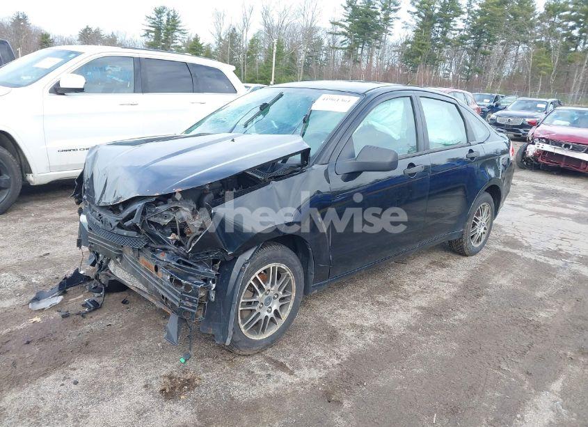 Photo 2 of 2011 Ford Focus SE (VIN 1FAHP3FN7BW100184)