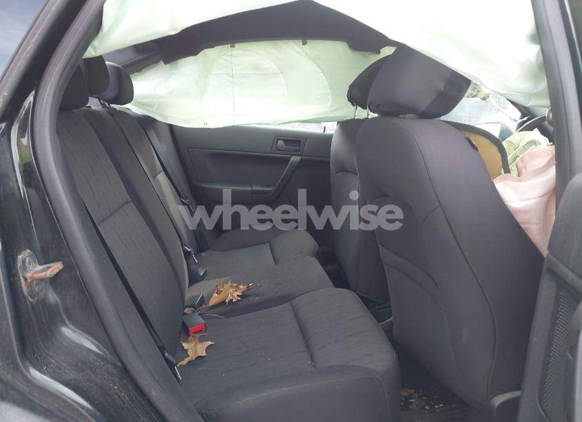 Photo 8 of 2011 Ford Focus SE (VIN 1FAHP3FN7BW100184)