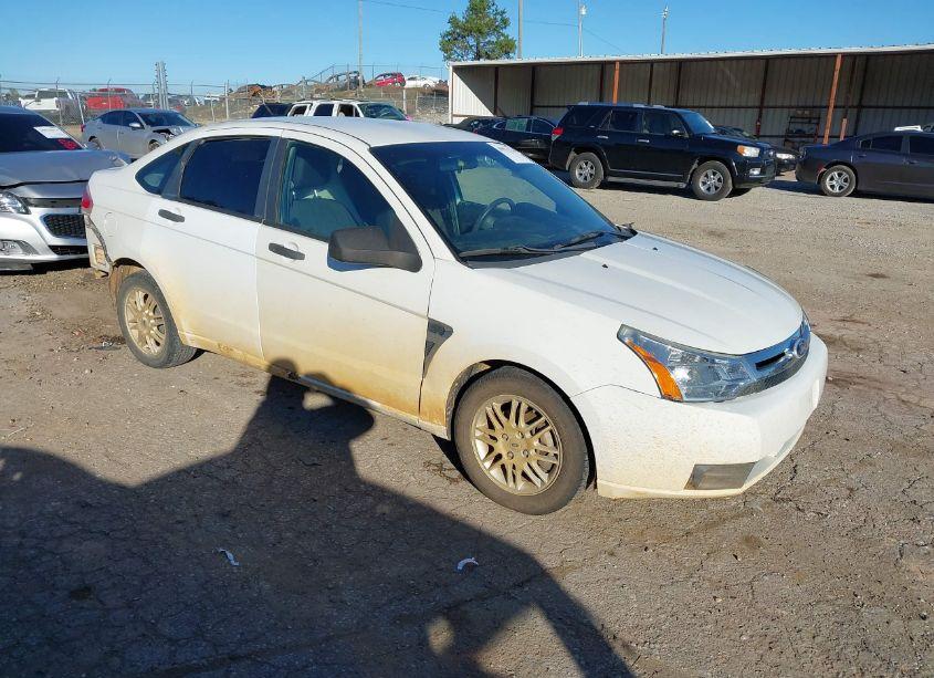 2011 Ford Focus SE (VIN 1FAHP3FN7BW117471) main photo