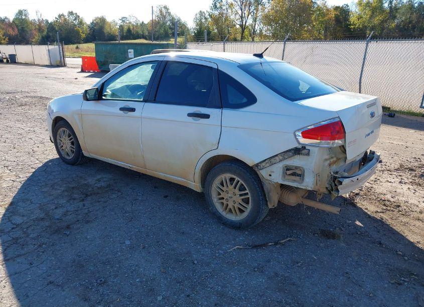 Photo 3 of 2011 Ford Focus SE (VIN 1FAHP3FN7BW117471)