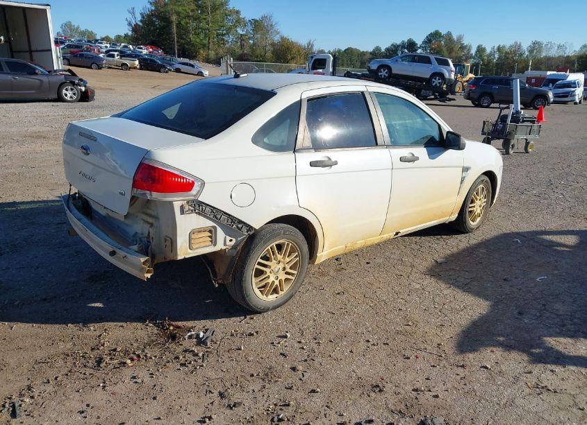 Photo 4 of 2011 Ford Focus SE (VIN 1FAHP3FN7BW117471)