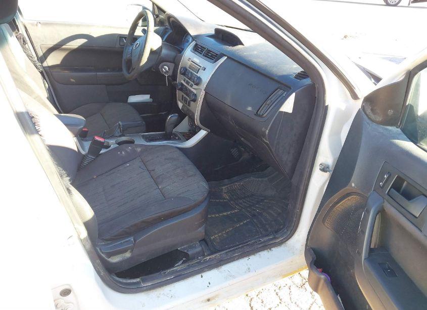 Photo 5 of 2011 Ford Focus SE (VIN 1FAHP3FN7BW117471)