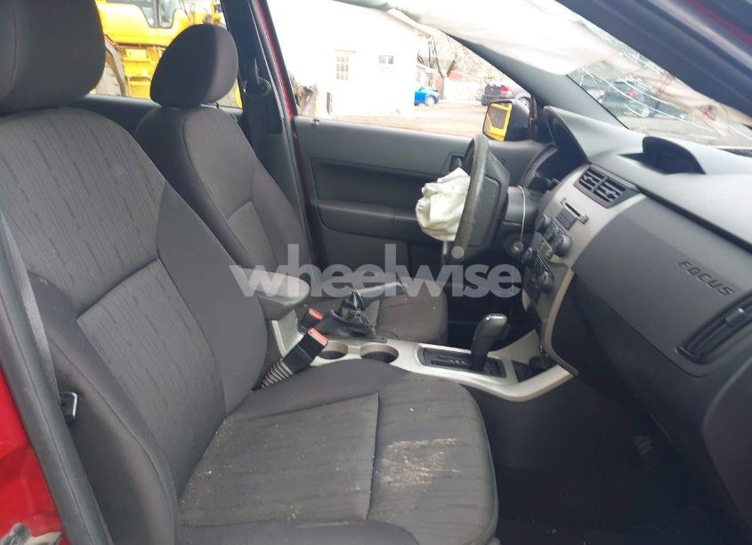 Photo 5 of 2011 Ford Focus SE (VIN 1FAHP3FN7BW125604)