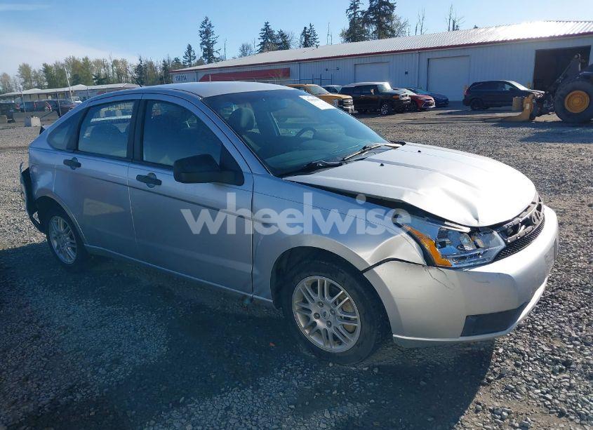 2011 Ford Focus SE (VIN 1FAHP3FN7BW135338) main photo
