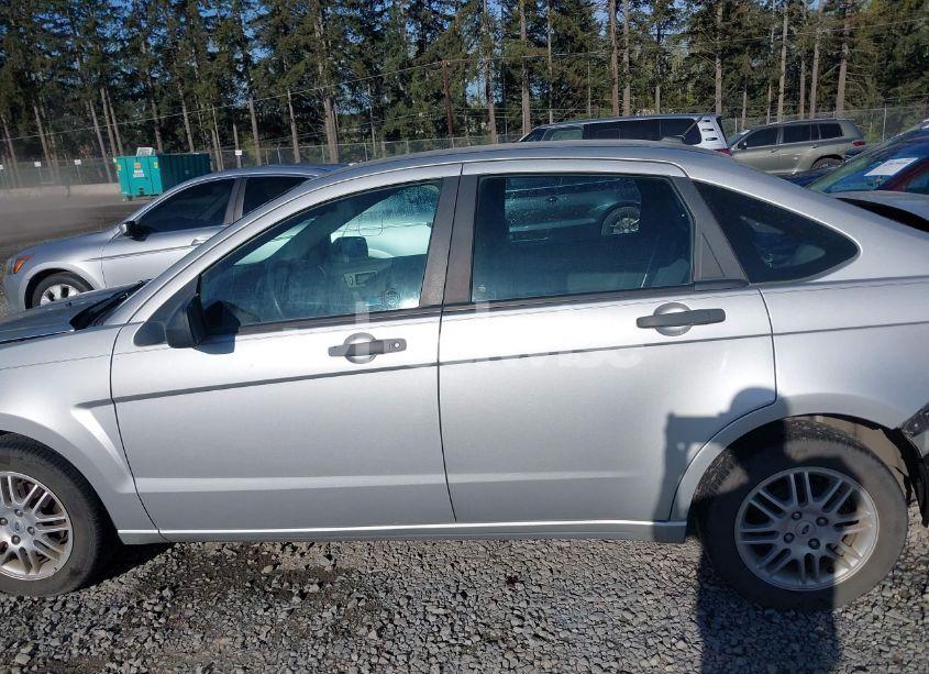 Photo 14 of 2011 Ford Focus SE (VIN 1FAHP3FN7BW135338)