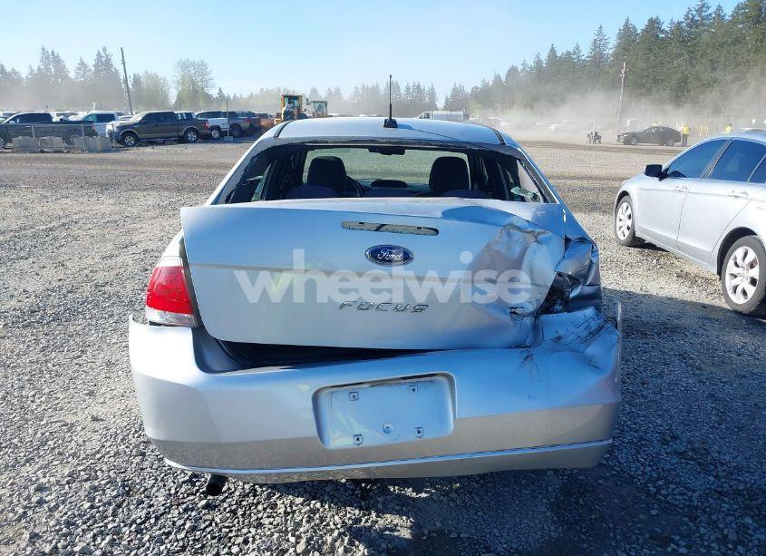 Photo 16 of 2011 Ford Focus SE (VIN 1FAHP3FN7BW135338)