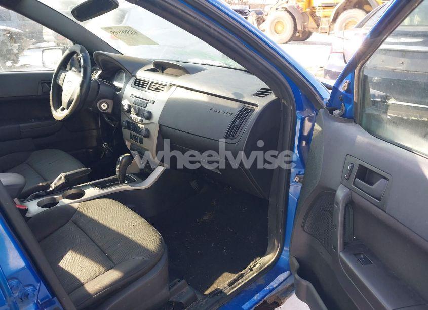 Photo 5 of 2011 Ford Focus SE (VIN 1FAHP3FN7BW144430)